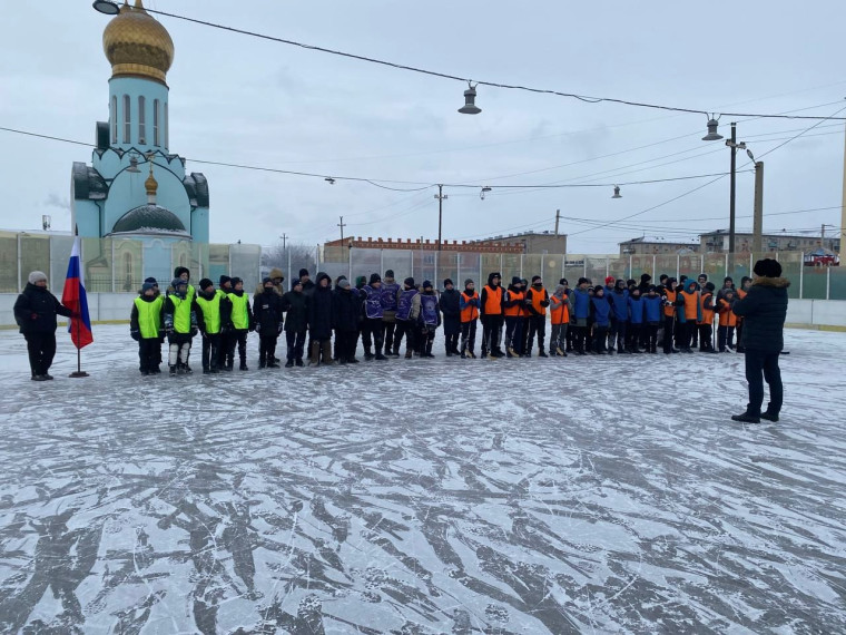 Турнир по хоккею на валенках.